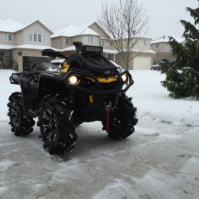 #canam #xmr #snow #nofilter finally the snow returns! Can't wait to go for a rip tomorrow with the #swampdonkeys @webez9 @tomdrich @chriscross4653