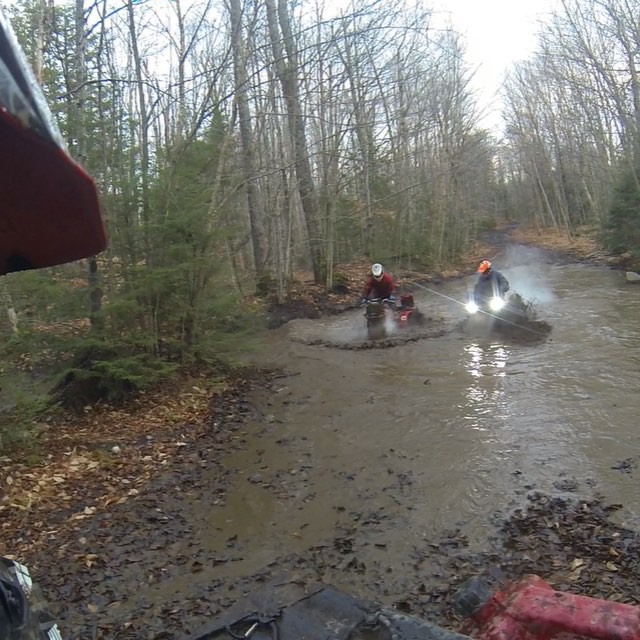 @tomdrich playing in some water when all of s sudden here comes @chriscross4653 on his #bigred #SwampDonkeys Off Road Club: @webez9 @tomdrich @chriscross4653 @timmerlegrand @smithjaret @adam.stanley549