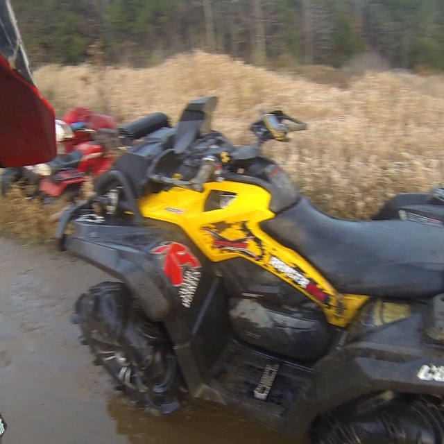 Trail side antics. #SwampDonkeys Off Road Club: @webez9 @tomdrich @chriscross4653 @timmerlegrand @smithjaret @adam.stanley549