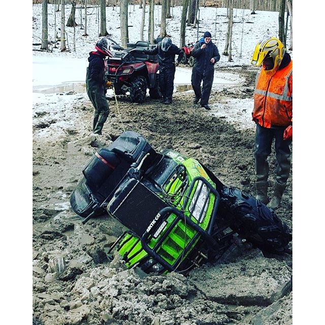 Team #canam pulling out yet another #arcticcat but at least the #cat hit the #hole unlike #polaris guys I know. #swampdonkeys #glatv