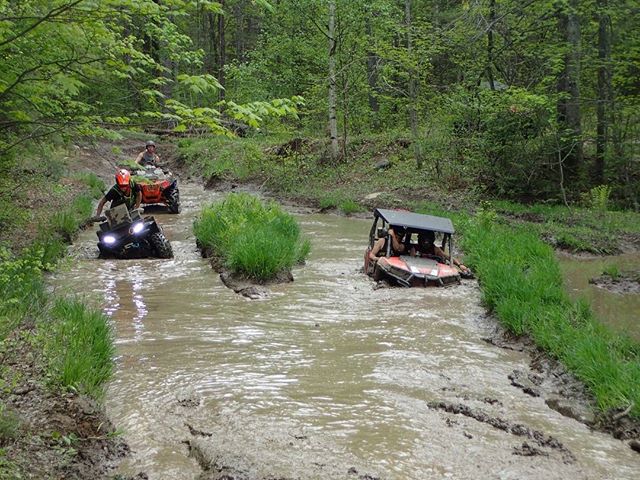 #swampdonkeys crew playing in the #mud #RZR #900 #trail #Arcticcat