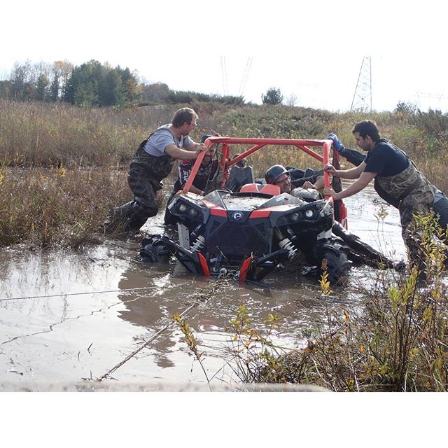 @Martin_G_Ace having his #MaverickXMR #1000 pulled out #swampdonkeys That #bumper don't look so good