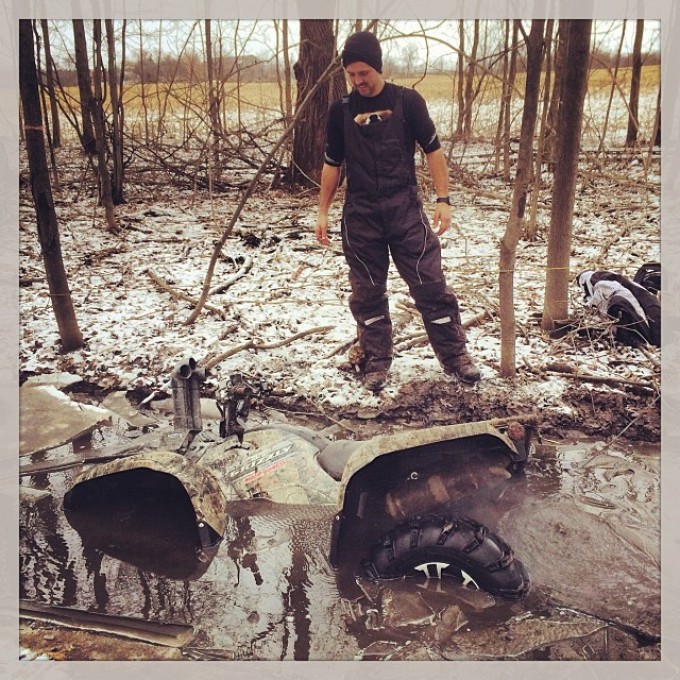 The Grizz found a small hole #Swampdonkeys