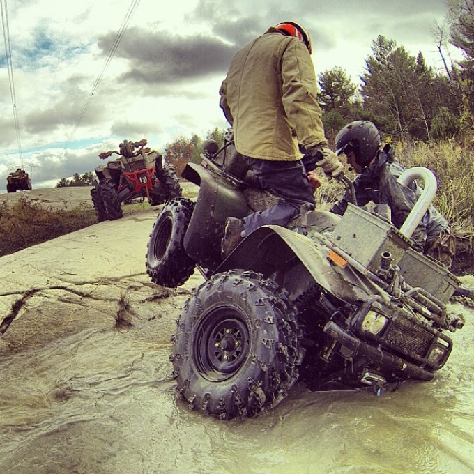 Lending a helping hand #swampdonkeys #scramblerxp #scrambler850