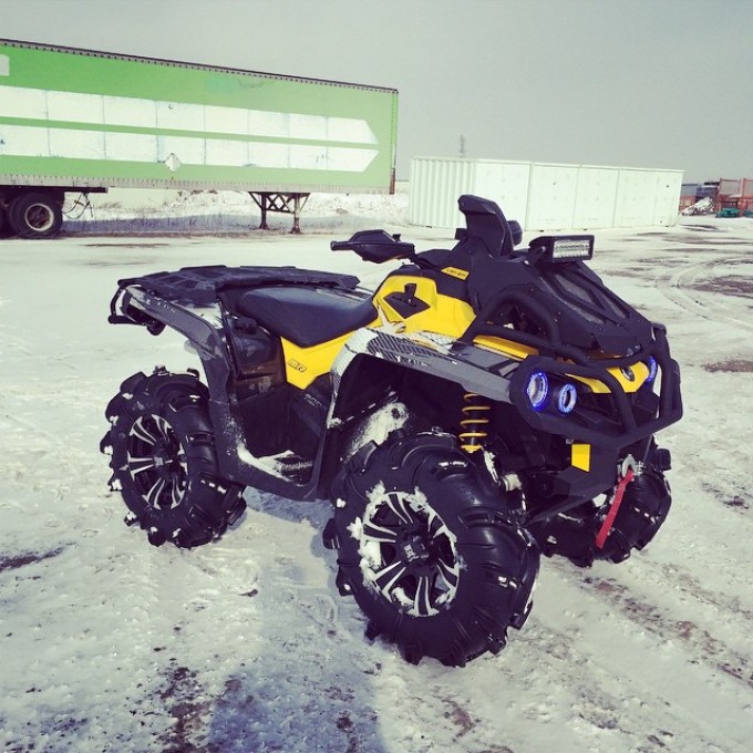 Ready for tomorrow’s #snow #rip 2015 #canam #outlander #xmr #800r #amrracing #tigertail #angeleyes #rigidindustries #gorillaaxle #SwampDonkeys Off Road Club: @webez9 @tomdrich @chriscross4653 @timmerlegrand @smithjaret