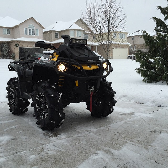 #canam #xmr #snow #nofilter finally the snow returns! Can’t wait to go for a rip tomorrow with the #swampdonkeys @webez9 @tomdrich @chriscross4653