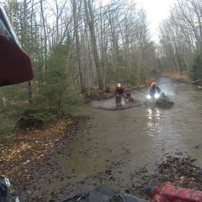 @tomdrich playing in some water when all of s sudden here comes @chriscross4653 on his #bigred #SwampDonkeys Off Road Club: @webez9 @tomdrich @chriscross4653 @timmerlegrand @smithjaret @adam.stanley549