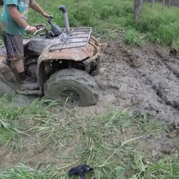 This is what #canam owners think of other machines. No respect. Get out of my way. #SwampDonkeys @chriscross4653 @tomdrich @webez9 @smithjaret @timmerlegrand @adam.stanley.549