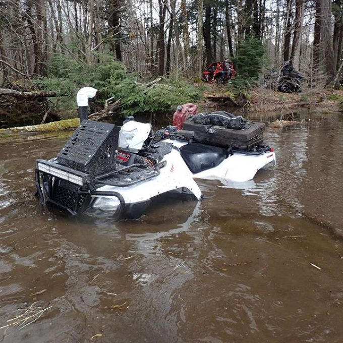 About 10 minutes before I dunked the intake underwater. Stayed running the whole time though. #honda #rubicon #muskoka #swampdonkeys